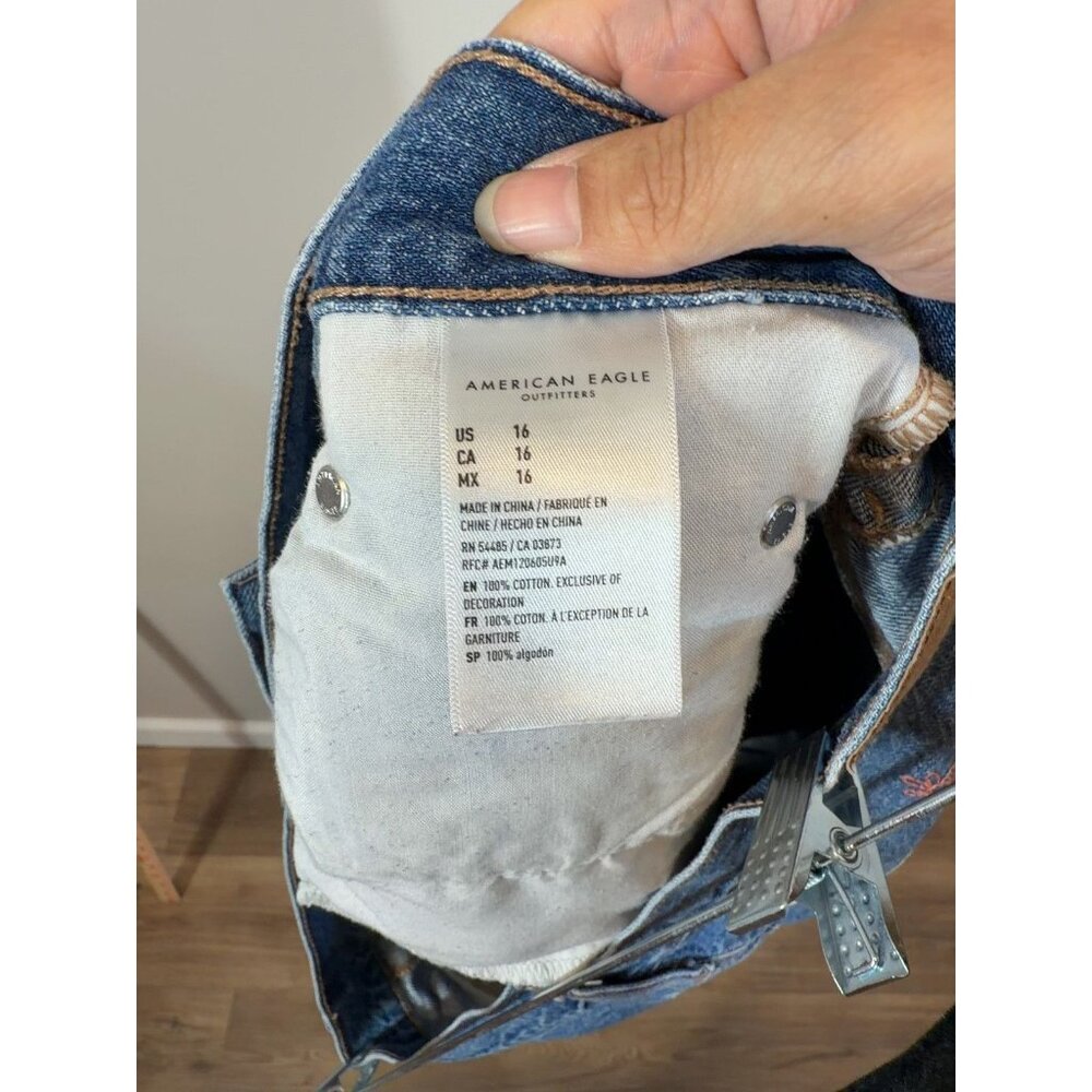 American Eagle Outfitters 90s Boyfriend Denim Shorts Embroidered US 16 - Picture 6 of 7